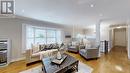 8 Amberglen Court, East Gwillimbury, ON  - Indoor Photo Showing Living Room 