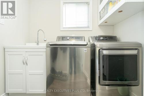 79 Pheasant Drive, Orangeville, ON - Indoor Photo Showing Laundry Room