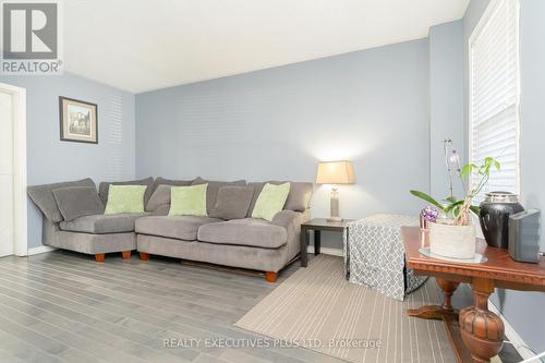 79 Pheasant Drive, Orangeville, ON - Indoor Photo Showing Living Room