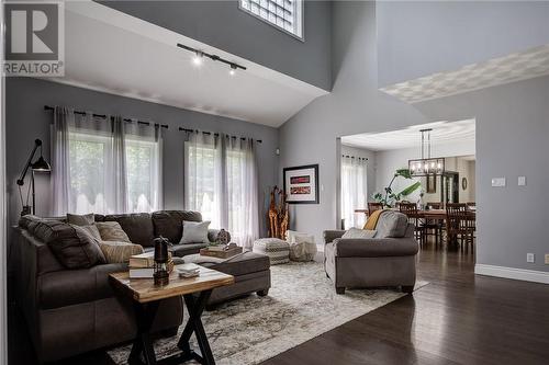 1532 Madison, Sudbury, ON - Indoor Photo Showing Living Room