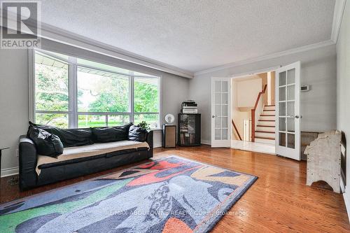 2069 Thornlea Drive, Oakville, ON - Indoor Photo Showing Living Room