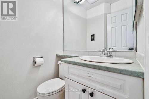 2069 Thornlea Drive, Oakville, ON - Indoor Photo Showing Bathroom