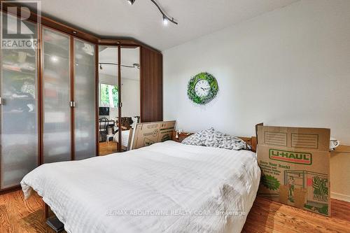 2069 Thornlea Drive, Oakville, ON - Indoor Photo Showing Bedroom