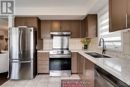 28 - 5650 Winton Churchill Boulevard, Mississauga, ON - Indoor Photo Showing Kitchen With Double Sink With Upgraded Kitchen