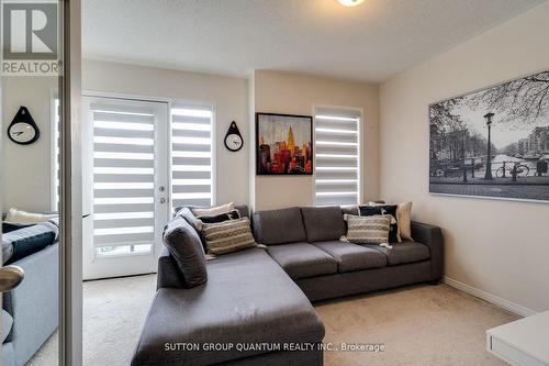 28 - 5650 Winton Churchill Boulevard, Mississauga, ON - Indoor Photo Showing Living Room