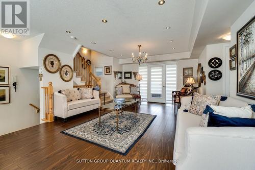 28 - 5650 Winston Churchill Boulevard, Mississauga, ON - Indoor Photo Showing Living Room