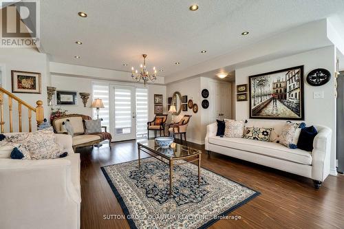 28 - 5650 Winston Churchill Boulevard, Mississauga, ON - Indoor Photo Showing Living Room