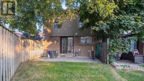 65 - 1 Gloucester Place, Brampton, ON - Outdoor