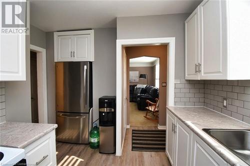 174 East 12Th Street, Hamilton, ON - Indoor Photo Showing Kitchen