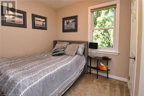 174 East 12Th Street, Hamilton, ON - Indoor Photo Showing Bedroom