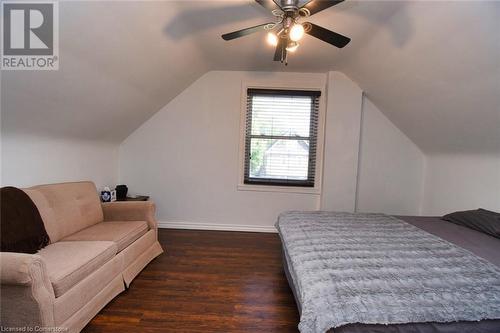 174 East 12Th Street, Hamilton, ON - Indoor Photo Showing Bedroom