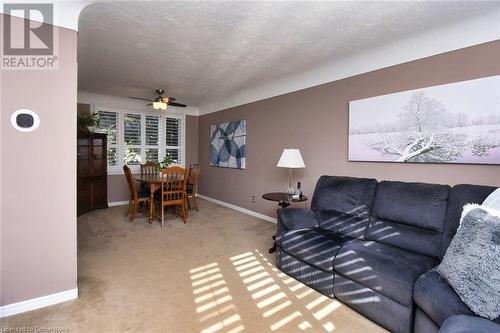 174 East 12Th Street, Hamilton, ON - Indoor Photo Showing Living Room