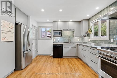 370 Butler Street, Niagara-On-The-Lake, ON - Indoor Photo Showing Kitchen With Stainless Steel Kitchen With Upgraded Kitchen