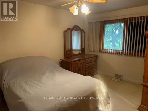 6378 Mountain Road, Niagara Falls, ON - Indoor Photo Showing Bedroom