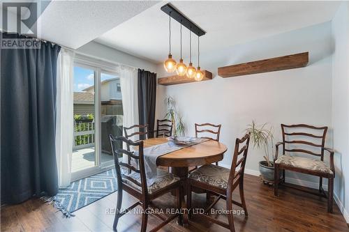 33 Naples Court, Thorold, ON - Indoor Photo Showing Dining Room