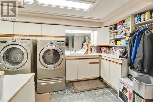 33 Naples Court, Thorold, ON - Indoor Photo Showing Laundry Room