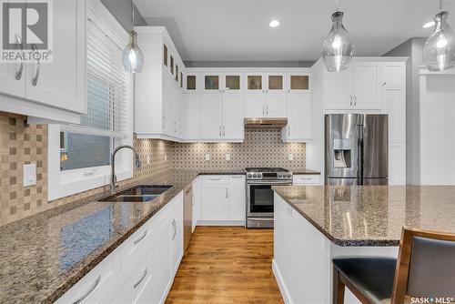 142 Gillies Lane, Saskatoon, SK - Indoor Photo Showing Kitchen With Double Sink With Upgraded Kitchen