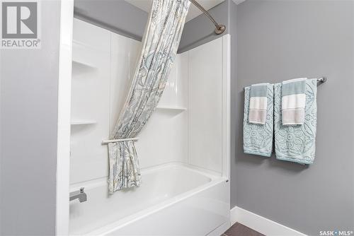 142 Gillies Lane, Saskatoon, SK - Indoor Photo Showing Bathroom