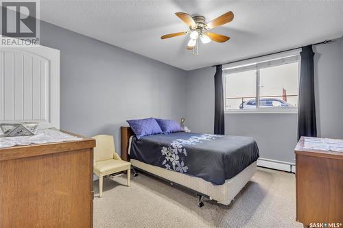 1 833 B Avenue N, Saskatoon, SK - Indoor Photo Showing Bedroom