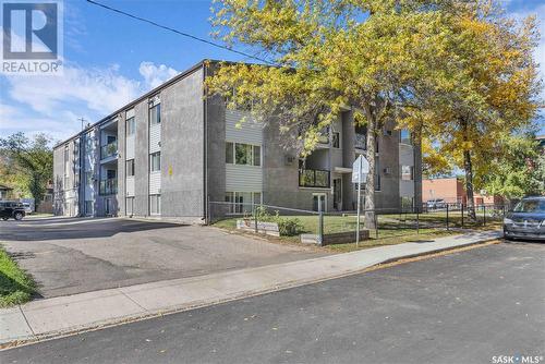 1 833 B Avenue N, Saskatoon, SK - Outdoor With Facade