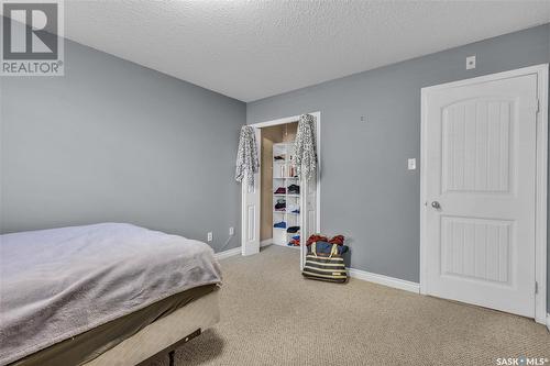 1 833 B Avenue N, Saskatoon, SK - Indoor Photo Showing Bedroom