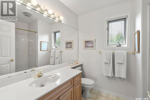 901B 9Th Street E, Saskatoon, SK - Indoor Photo Showing Bathroom