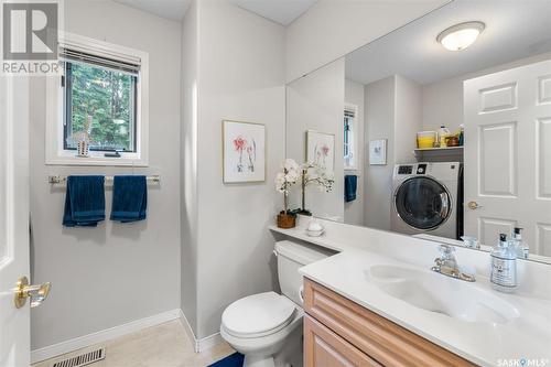 901B 9Th Street E, Saskatoon, SK - Indoor Photo Showing Bathroom