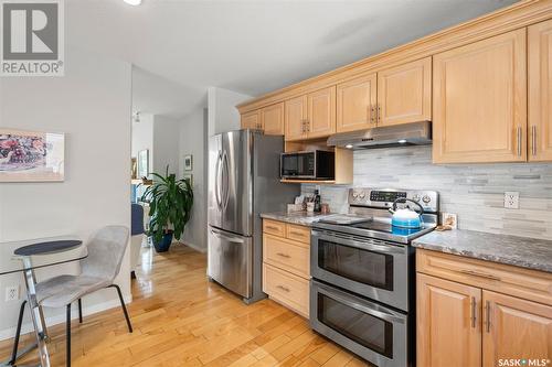 901B 9Th Street E, Saskatoon, SK - Indoor Photo Showing Kitchen