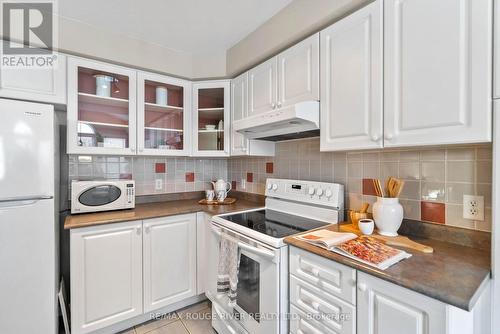 6 Inlet Bay Drive, Whitby (Port Whitby), ON - Indoor Photo Showing Kitchen