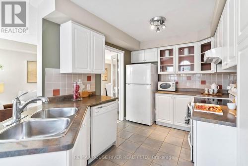 6 Inlet Bay Drive, Whitby (Port Whitby), ON - Indoor Photo Showing Kitchen With Double Sink