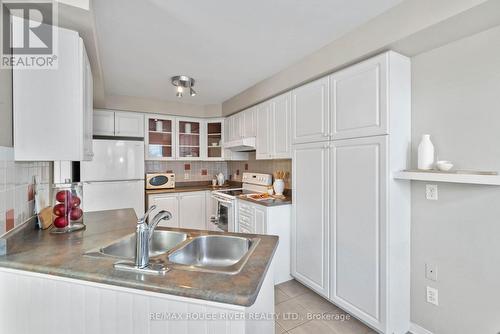 6 Inlet Bay Drive, Whitby (Port Whitby), ON - Indoor Photo Showing Kitchen With Double Sink