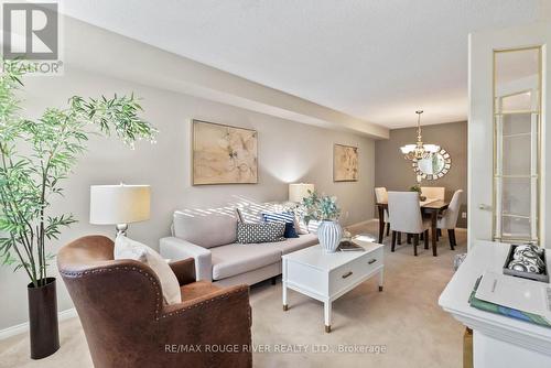 6 Inlet Bay Drive, Whitby (Port Whitby), ON - Indoor Photo Showing Living Room