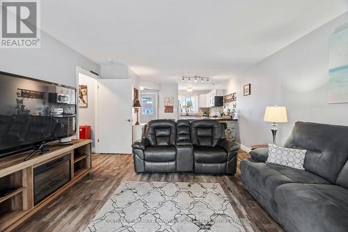 6 - 18 Sauble River Road, Lambton Shores (Grand Bend), ON - Indoor Photo Showing Living Room