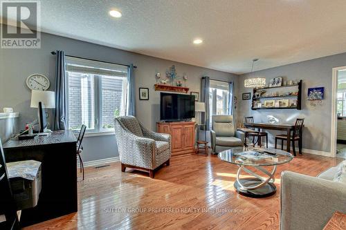 2823 Bateman Trail, London, ON - Indoor Photo Showing Living Room