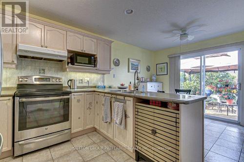 2823 Bateman Trail, London, ON - Indoor Photo Showing Kitchen