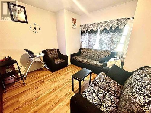 22 Blucher St, Sault Ste. Marie, ON - Indoor Photo Showing Living Room