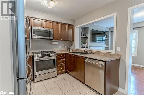 91 Majesty Boulevard, Barrie, ON - Indoor Photo Showing Kitchen With Stainless Steel Kitchen With Double Sink