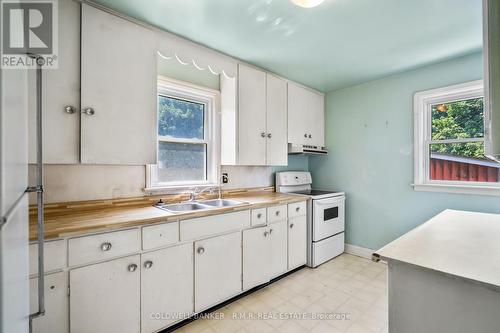 34 Simpson Avenue, Clarington (Bowmanville), ON - Indoor Photo Showing Kitchen With Double Sink