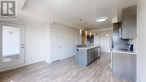 512 - 2 Adam Sellers Street, Markham, ON - Indoor Photo Showing Kitchen