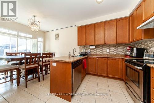 94 Creekland Avenue, Whitchurch-Stouffville, ON - Indoor Photo Showing Kitchen