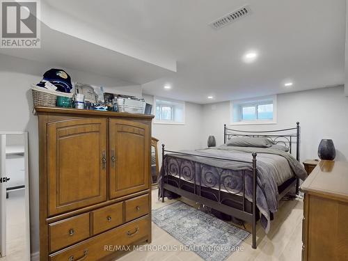 36 Elmvale Boulevard, Whitchurch-Stouffville, ON - Indoor Photo Showing Bedroom