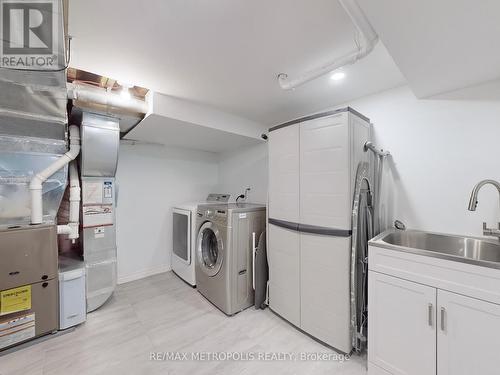 36 Elmvale Boulevard, Whitchurch-Stouffville, ON - Indoor Photo Showing Laundry Room