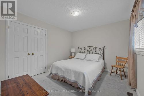 356 Livingstone Street W, Barrie, ON - Indoor Photo Showing Bedroom