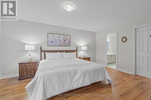 356 Livingstone Street W, Barrie, ON - Indoor Photo Showing Bedroom