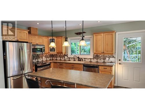 54 Hazlewood  Drive, Trail, BC - Indoor Photo Showing Kitchen With Double Sink