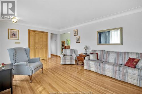 2736 Jos St. Louis, Windsor, ON - Indoor Photo Showing Living Room