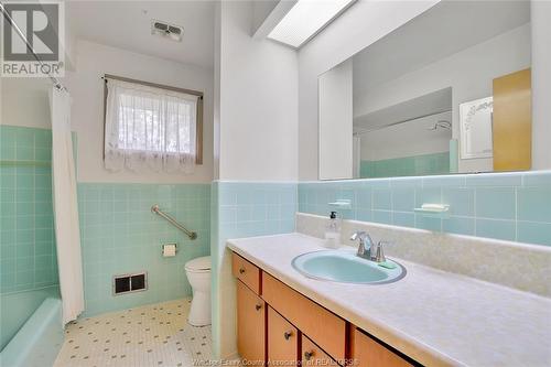 2736 Jos St. Louis, Windsor, ON - Indoor Photo Showing Bathroom