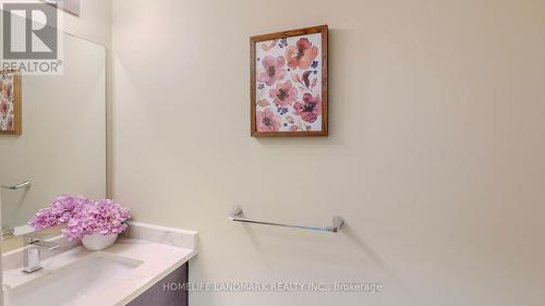 250 Lormont Boulevard W, Hamilton, ON - Indoor Photo Showing Bathroom