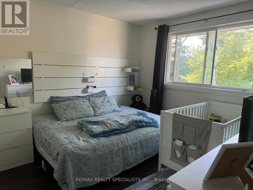 32 Canterbury Drive, St. Catharines, ON - Indoor Photo Showing Bedroom