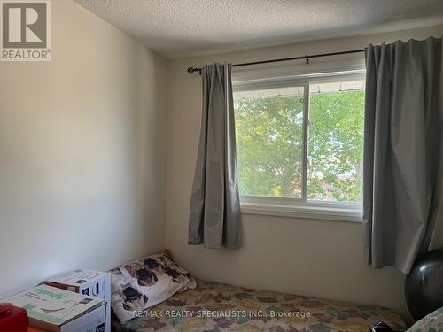 32 Canterbury Drive, St. Catharines, ON - Indoor Photo Showing Bedroom